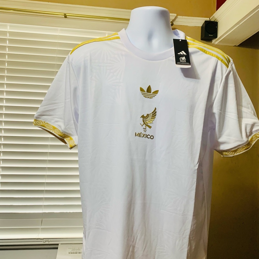 White and Gold Mexico Jersey size XL